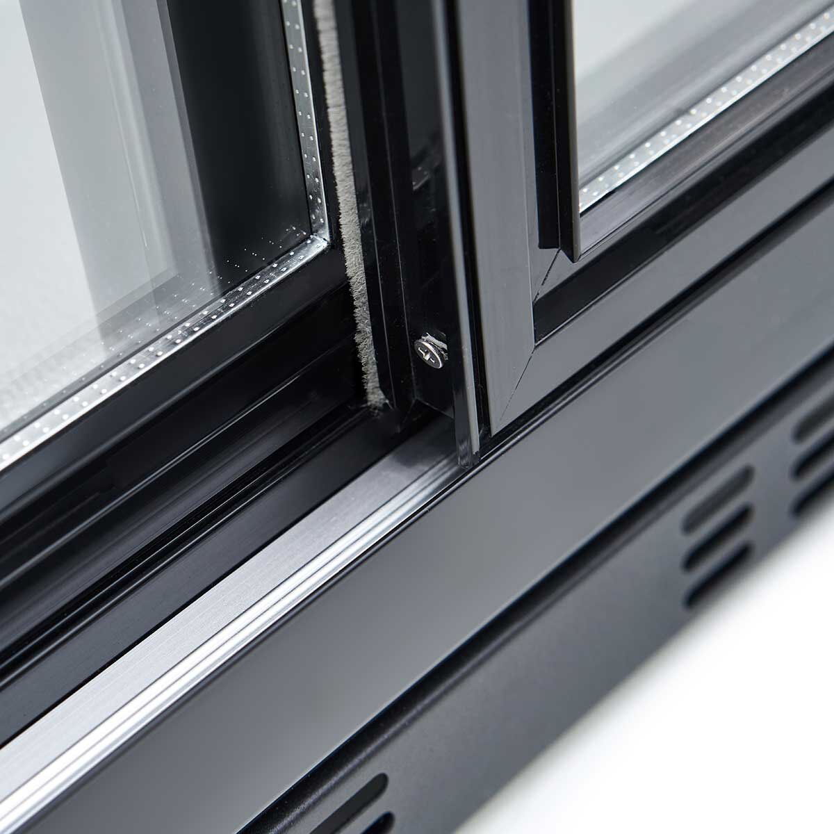 EASYLINE Barkühlschrank 520 schwarz / 2 Glasschiebetüren, Höhe 840 mm