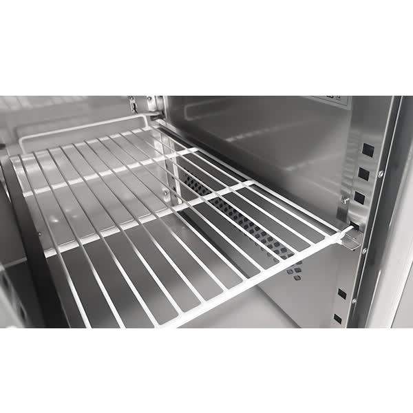 Saladette mit Räder | 3 Türen (1/1 GN) | Oben 8× 1/3 GN | +2°C bis +8°C | Zwangskühlung | Klappdeckel