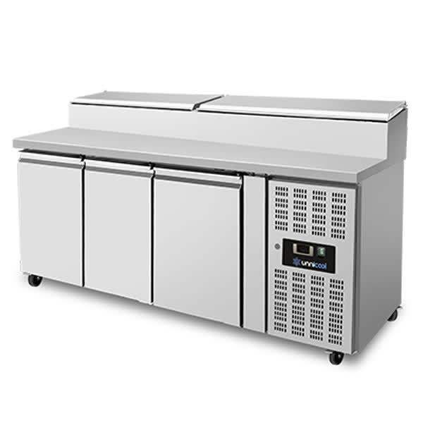 Saladette mit Räder | 3 Türen (1/1 GN) | Oben 8× 1/3 GN | +2°C bis +8°C | Zwangskühlung | Klappdeckel