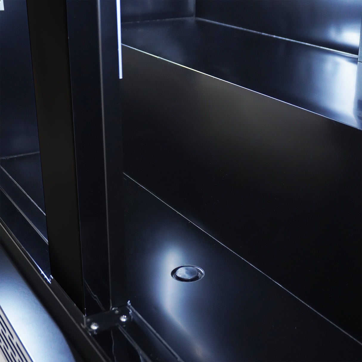 Kühlschrank 2 Glastüren Schwarz NAP-850 - 1120x597x2110 mm - 0.4 kW - Gastro-Bedarf24 GmbH