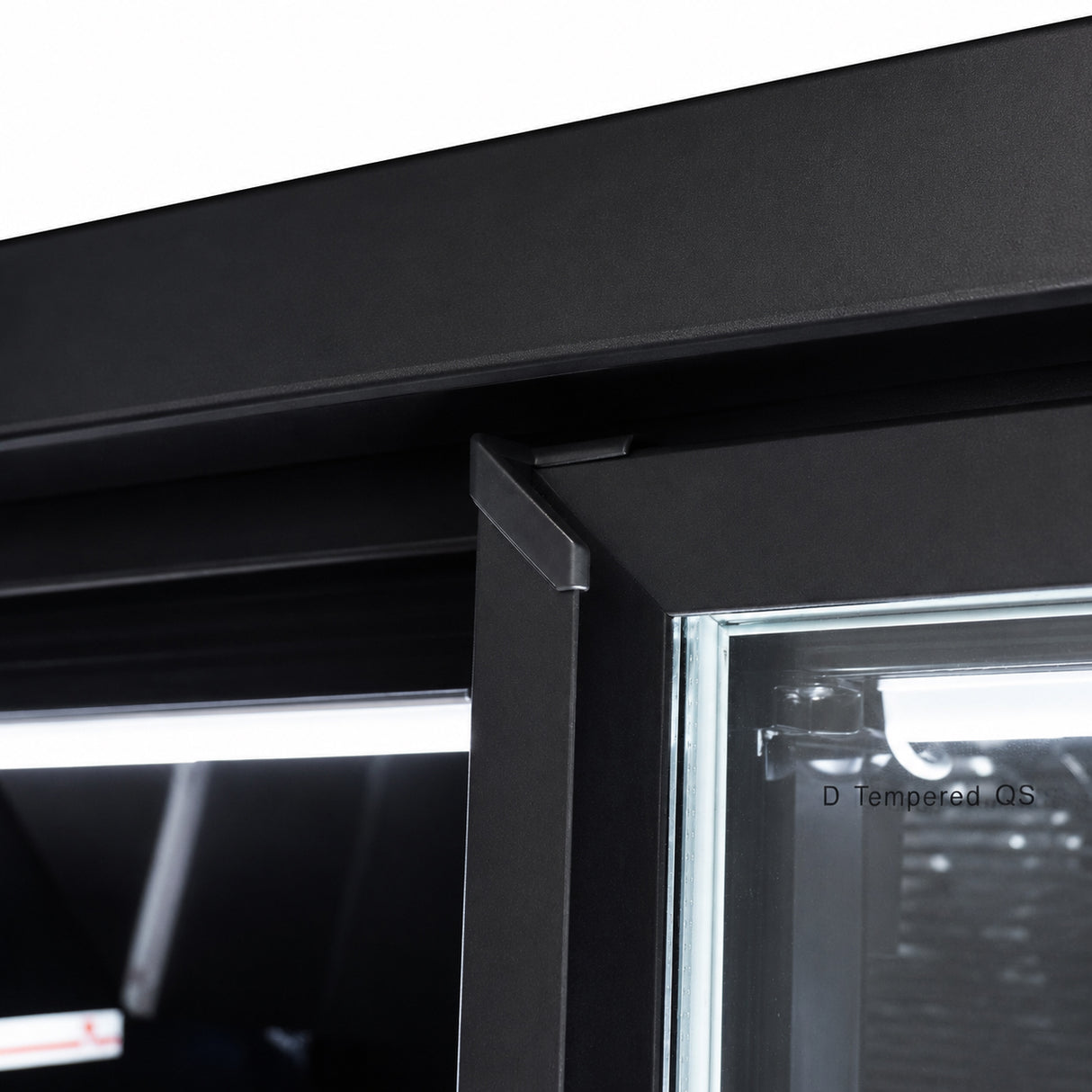 Tiefkühlschrank 3 Glastüren Schwarz JDE-1530F Bl **achtung, Es Liegt Ein Erhöhter Einschatlstrom Vor, Sodass Ein Leitungsschutzschalter Mit C-Charakteristik Erforderlich Ist.** - 1880x710x2003 mm - 1,05 kW - Gastro-Bedarf24 GmbH