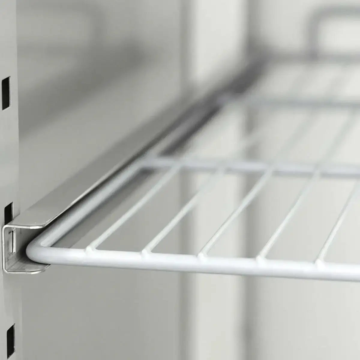 Edelstahl-Regalboden für professionelle Gastronomiegeräte, robust und hygienisch