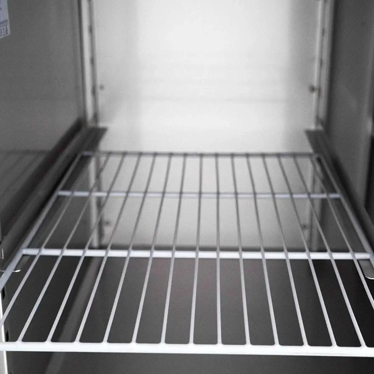 EASYLINE Pizzakühltisch / 2-türig "schwarz" inkl. Kühlaufsatz GN1/4, 1510 x 800 mm