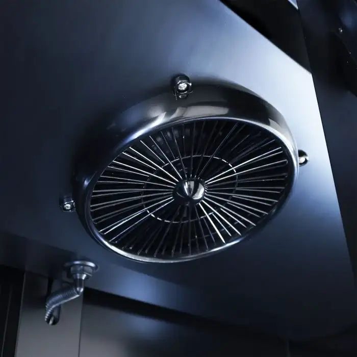 Getränkekühlschrank mit 3 Türen - Schwarz - 1200 Liter - 1600x600x2100 mm - inkl. Räder und Türheizung - Gastro-Bedarf24 GmbH