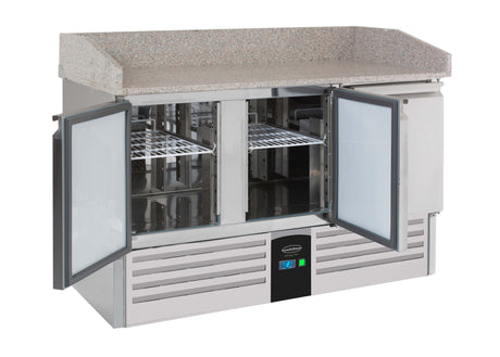 Pizzatisch 3 Türen Energy Line Ausgestattet Mit Verdampfer - 1400x700x1020 mm - 0,235 kW - Gastro-Bedarf24 GmbH