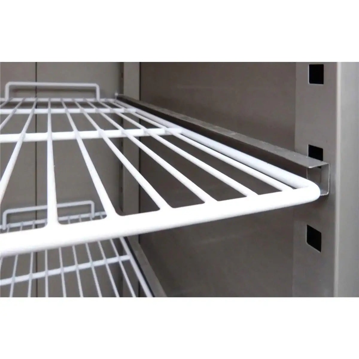 Frigorifer prej çeliku inox, kapacitet 1333 litra, GN2/1