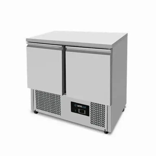 Refrigerated workbench | Wheels and 2 doors (1/1 GN) | +2°C / +8°C | 90x70x85(h) cm