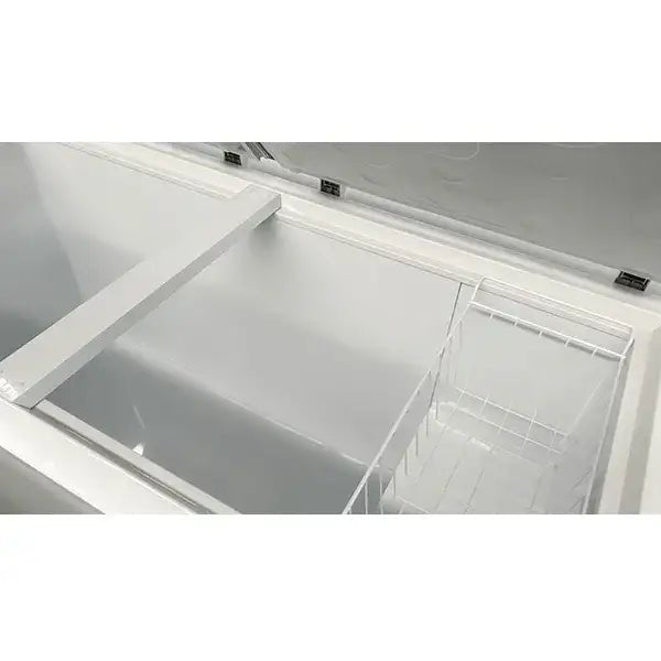 Gefriertruhe | 610L | Weiß/Edelstahl | -18°C bis -25°C | Statische Kühlung - Gastro-Bedarf24 GmbH
