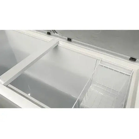 Gefriertruhe | 610L | Weiß/Edelstahl | -18°C bis -25°C | Statische Kühlung - Gastro-Bedarf24 GmbH