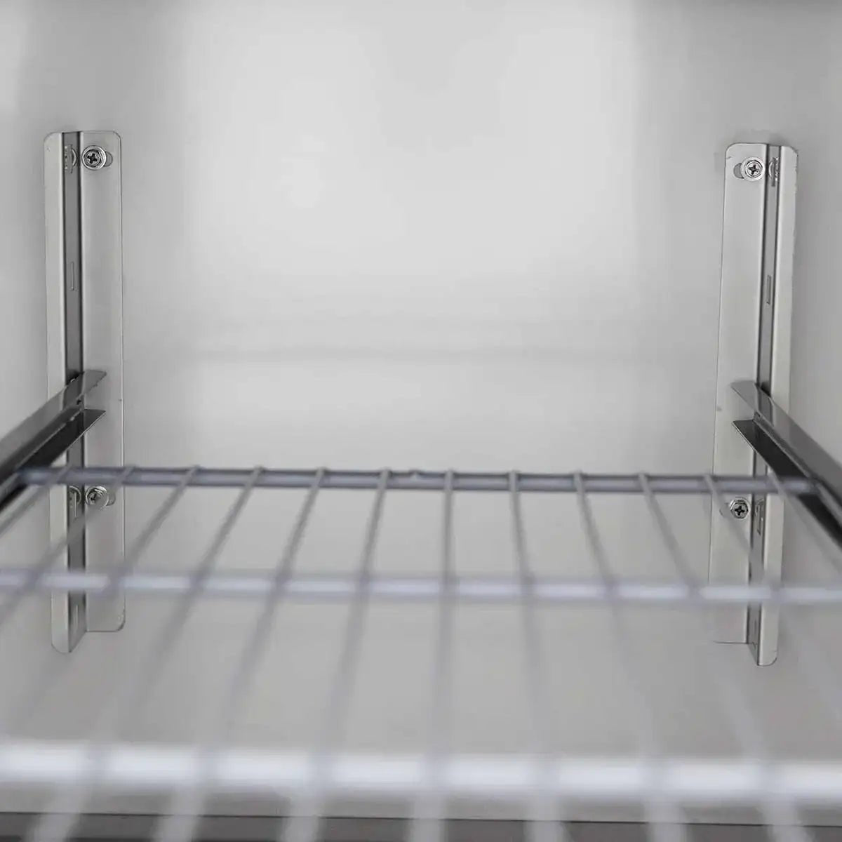 Kühltisch Mini / 3-fach - mit 3 Türen, 1365 x 700 mm - Gastro-Bedarf24 GmbH