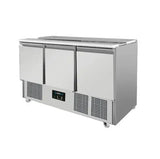 Saladette mit Räder – Compact Line, 3 Türen | GN-kompatibel - 1370 x 700 x 870 mm - Gastro-Bedarf24 GmbH
