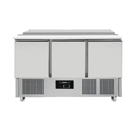 Saladette mit Räder – Compact Line, 3 Türen | GN-kompatibel - 1370 x 700 x 870 mm - Gastro-Bedarf24 GmbH