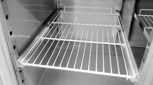 Saladette mit Räder – Compact Line, 3 Türen | GN-kompatibel - 1370 x 700 x 870 mm