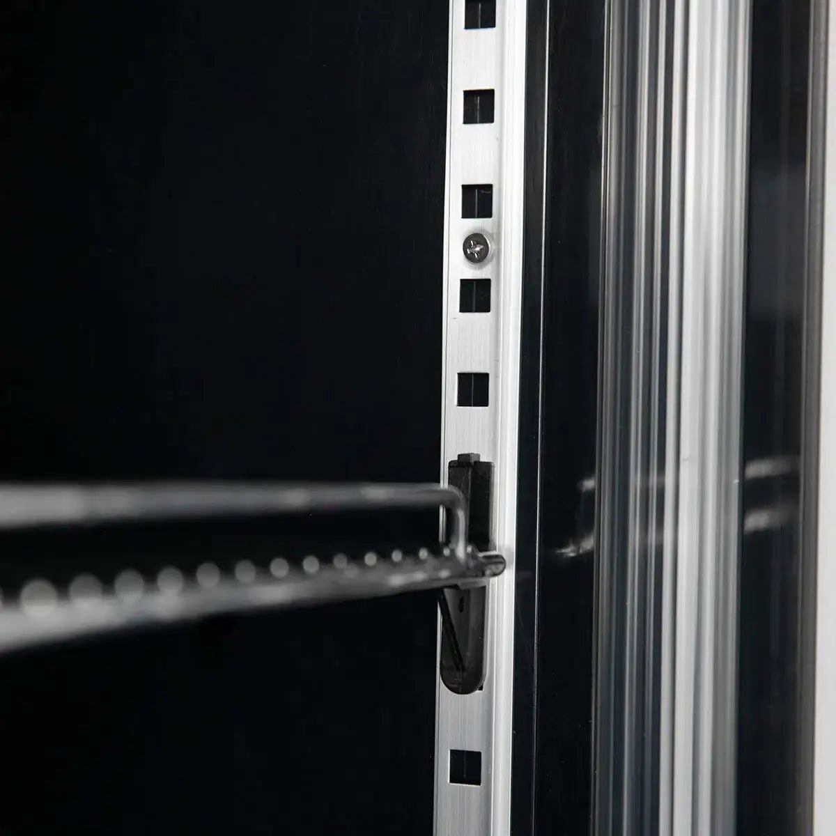 TOPLINE Getränkekühlschrank 2 Türen / 870 Liter "schwarz", 1090 x 742 mm - Gastro-Bedarf24 GmbH